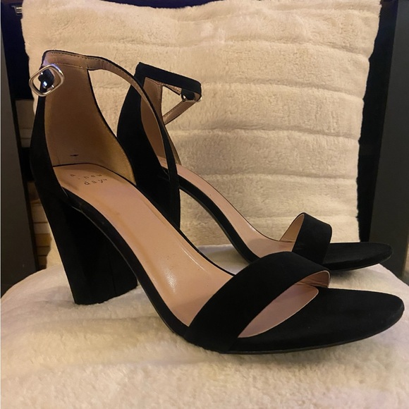 Shoes - Black strap heel sandals